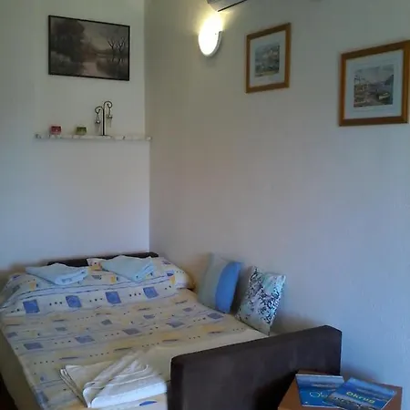 Seaside With A Swimming Pool Mavarstica, Ciovo - 16730 Апартаменты *