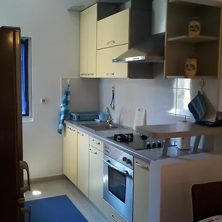 Апартаменты Seaside With A Swimming Pool Mavarstica, Ciovo - 16730 Трогир